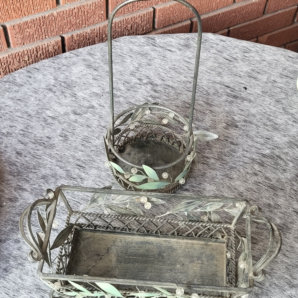 Decorative Metal Basket Set with Leaf Design